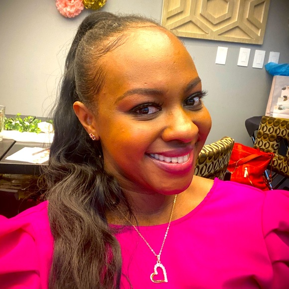 Meet your Posher, Janetta - Picture 1 of 1